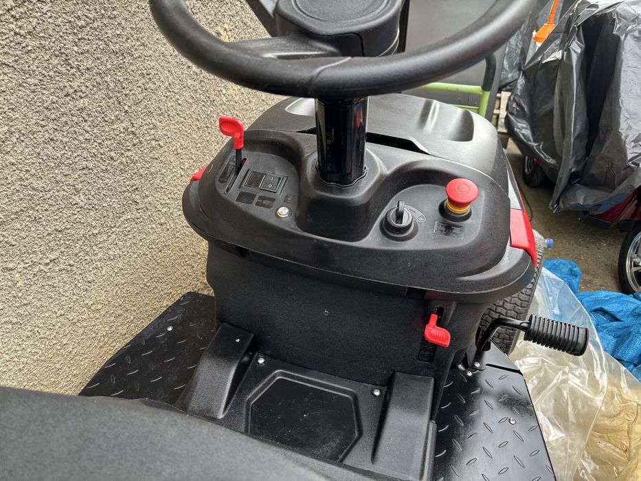 Tractoras de tuns gazon Gude 224cc nou!