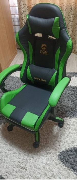 Продаю кресло игровое