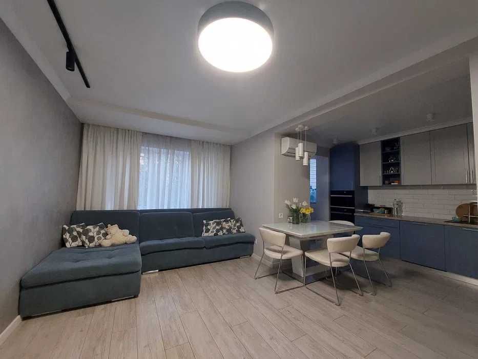 Дава се под наем Тристаен апартамент в Варна, Младост 2 - 100 кв.м за 450 € - Снимка #1