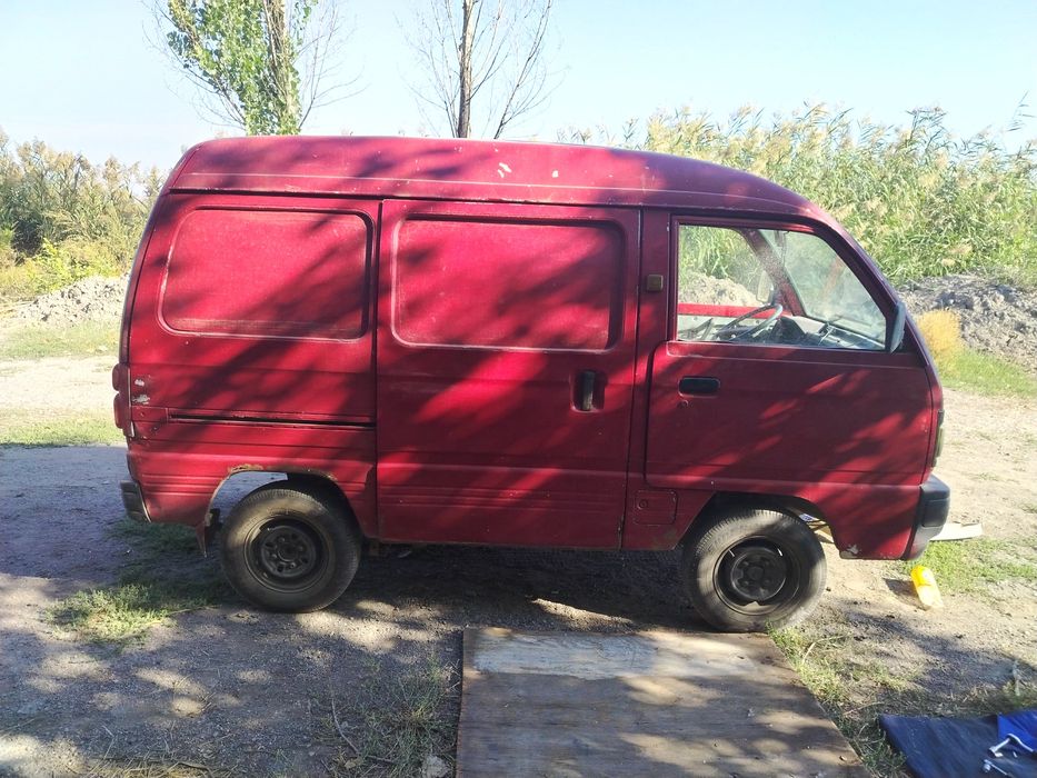 Daewoo damas красный