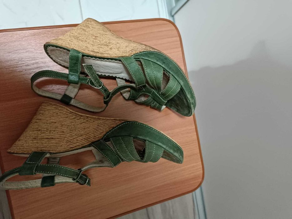 Sandale din piele, cu platforma
