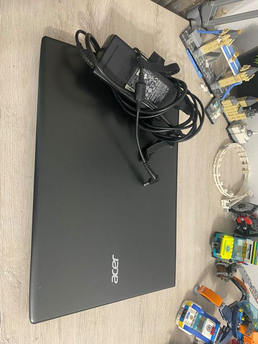 Acer intel core i7/Nvidia GeForce/ssd512/ozu10