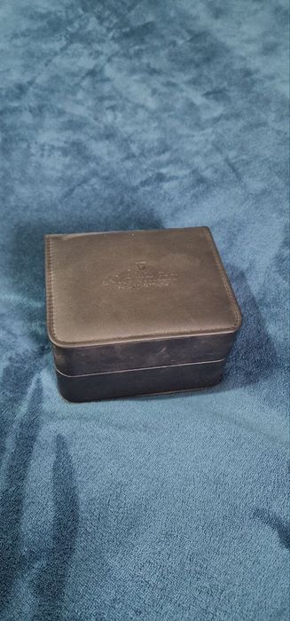 Продам часы новые возможен торг