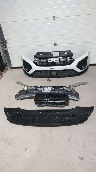 Bara fata , ochelari faruri, traversa , trager , volet Dacia jogger