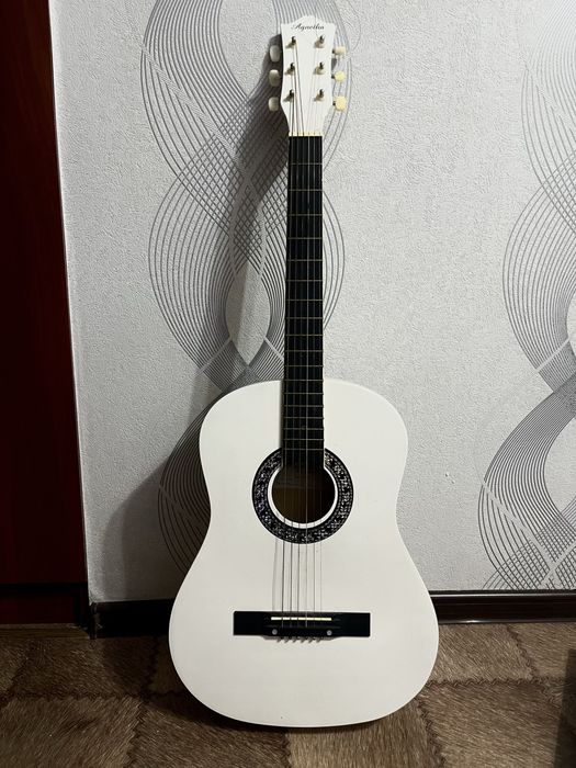 Акустическая гитара