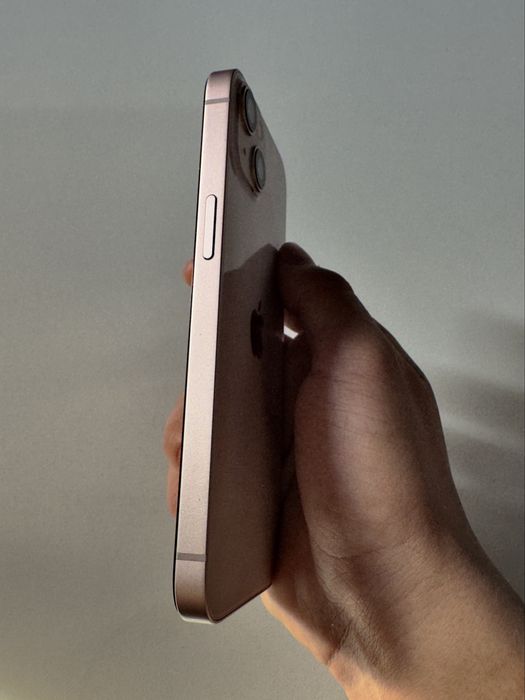 Iphone 13 в розовом цвете