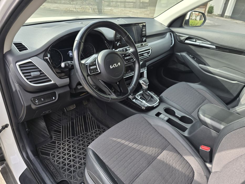 Продаю KIA seltos prestige