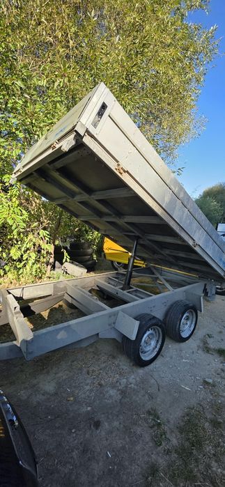 Remorcă basculabilă 2700kg An 2015 cilindru  basculare