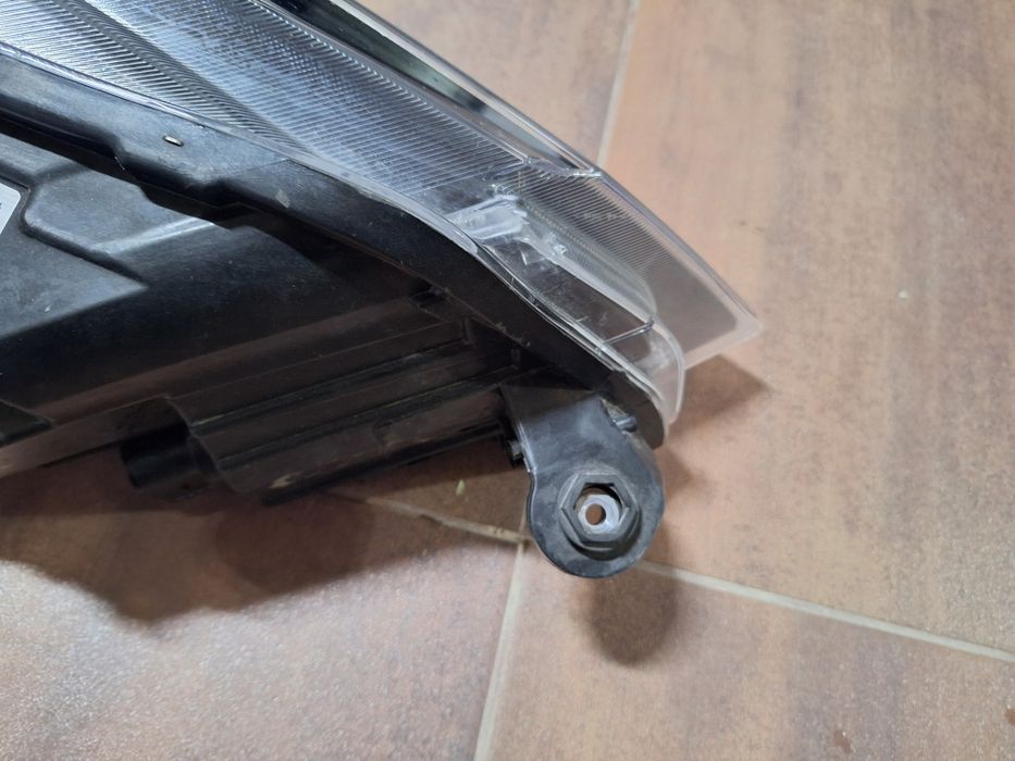 Ляв биксенонов  фар шкода супърб 3 оригинален 3v1.941.015.b.