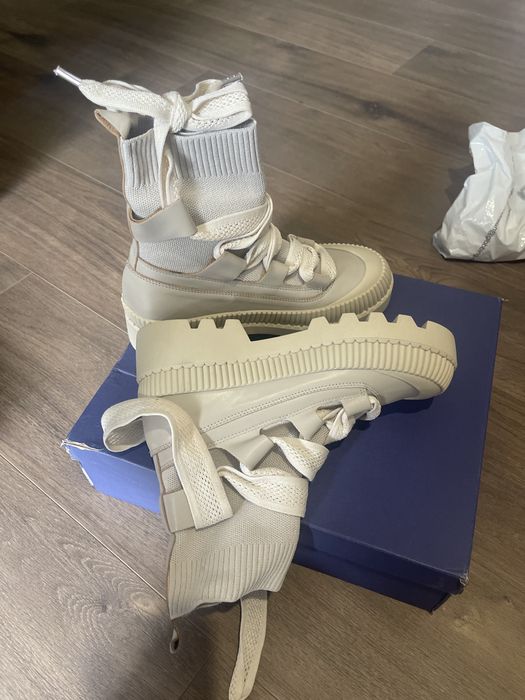 Продам ботинки от Elle. 36. Новые.