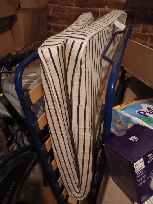 Vând pat pliabil cu saltea NU TRIMIT PRIN CURIER