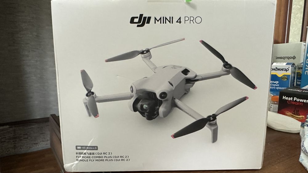Квадрокоптер Дрон DJI Mini 4 Pro Combo RS 2