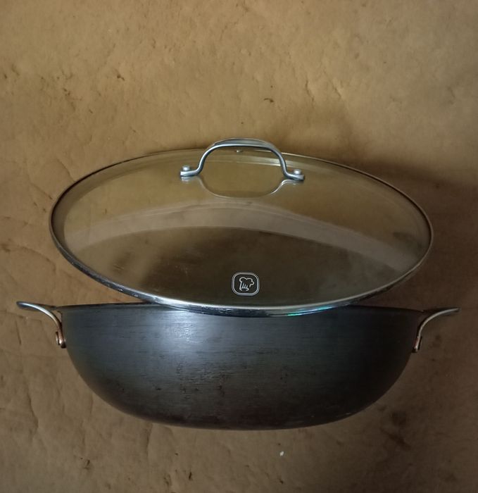 Продам нормальную сковороду.