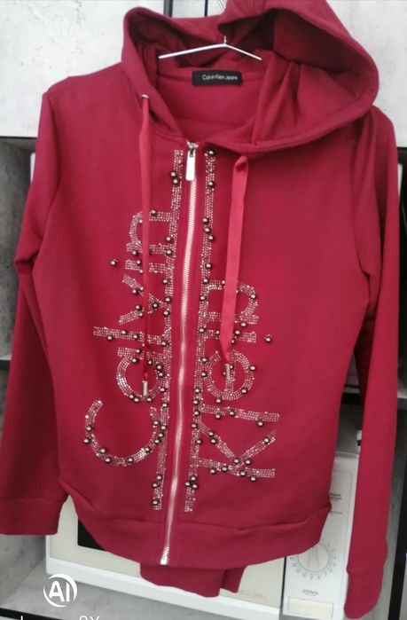 Женская спортивный костюм.