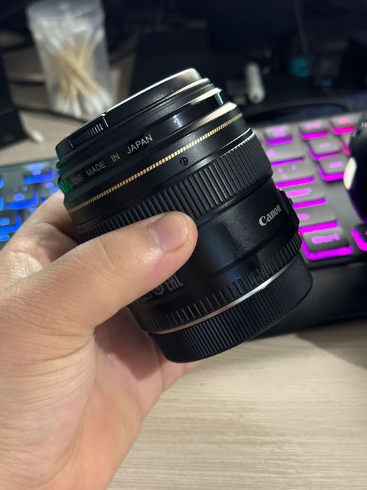 Canon EF 85mm f/1.8 USM  продам