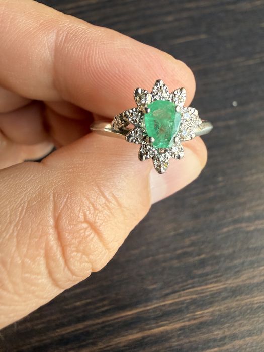 Inel aur 18 k smarald si diamante naturale