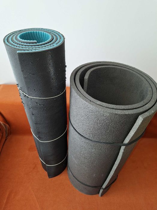 Doua saltele pentru antrenament aerobic, fitness, exercit la sol, yoga