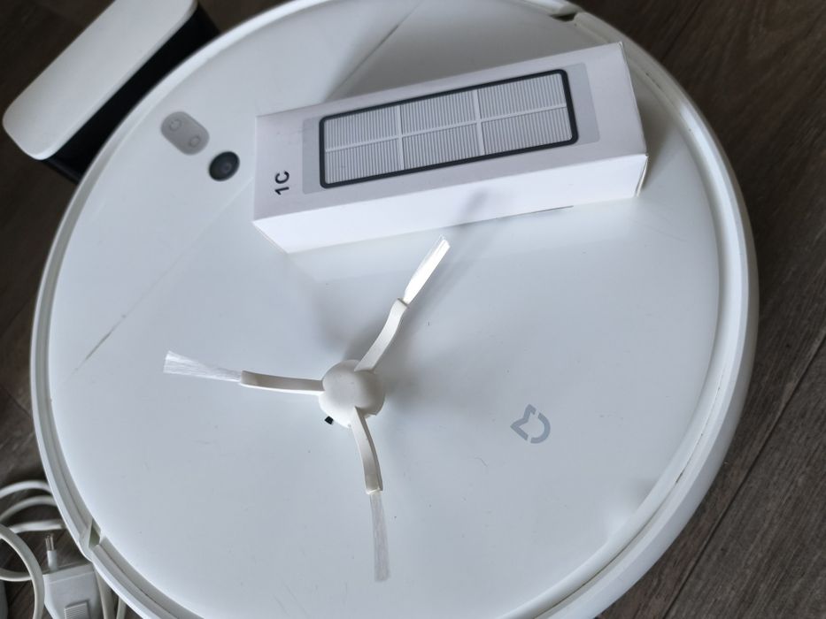 Робот-пылесос Xiaomi Mi Robot Vacuum-Mop