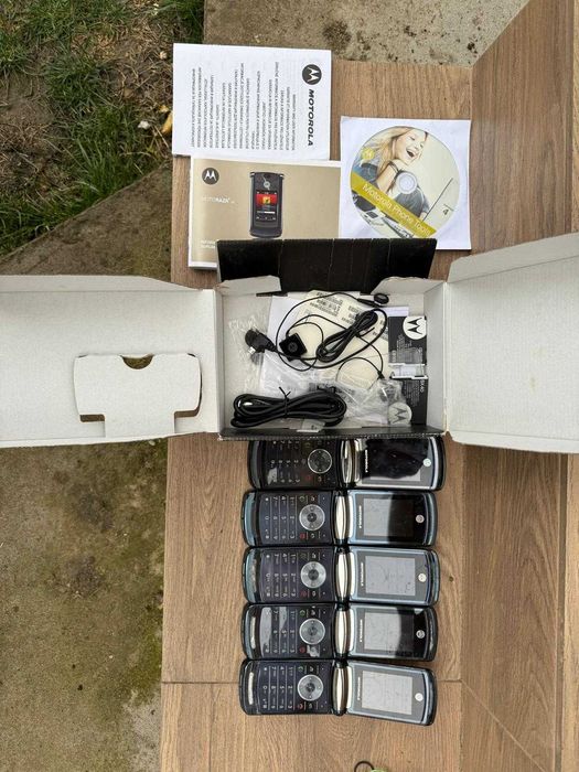 Motorola RAZR2 V9