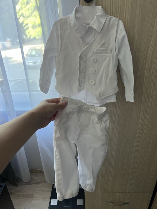 Бяло Бебешко костюмче