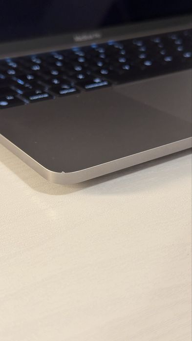 MacBook Pro 13" M1 8GB RAM / 256GB SSD