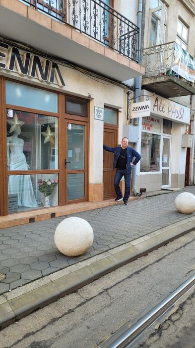 Ultracentral,in Iași ! Închiriez spațiu comercial ideal pentru orice fel de activitate.Suprafata utilă 71,87mp, preț 7.900 Lei/lună.