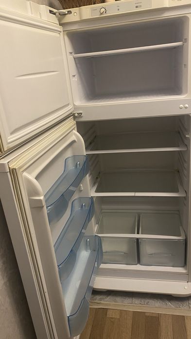 Холодильник Бирюса