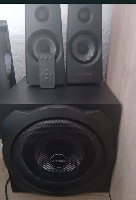 Boxe Trust 60w .