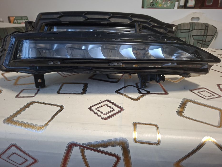 Grila proiector  SKODA  Superb 3 facelift / Grila proiector