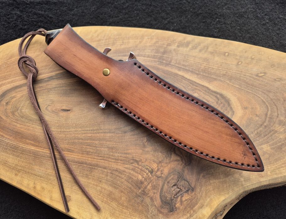 Масивен ловен нож BOWIE DAMASKUS с кания от телешки бланк,LN428