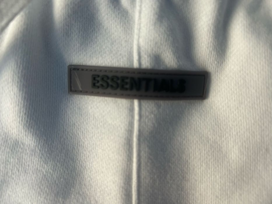 Къси панталони ESSENTIALS