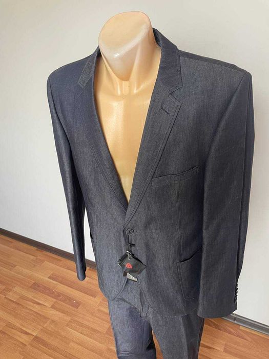 Стильный пиджак с брюками от Strellson.