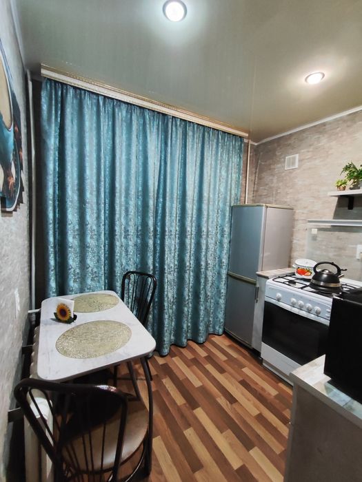 1ая. Чисто! Всё есть! Не для компаний!