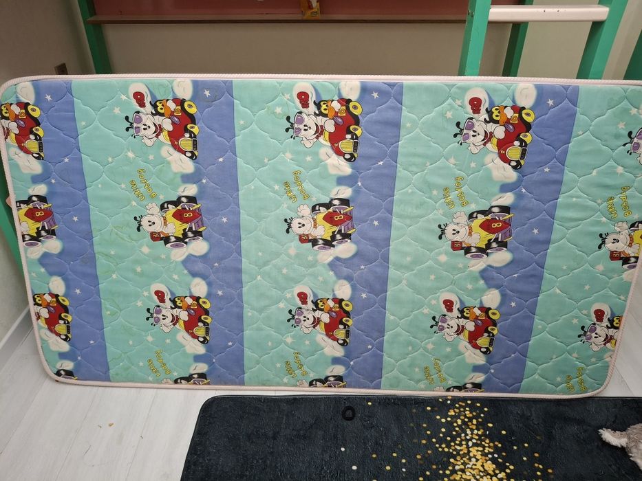 Кровать двуярусная