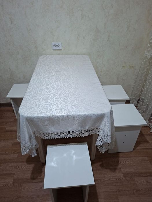 Продам кухонный стол