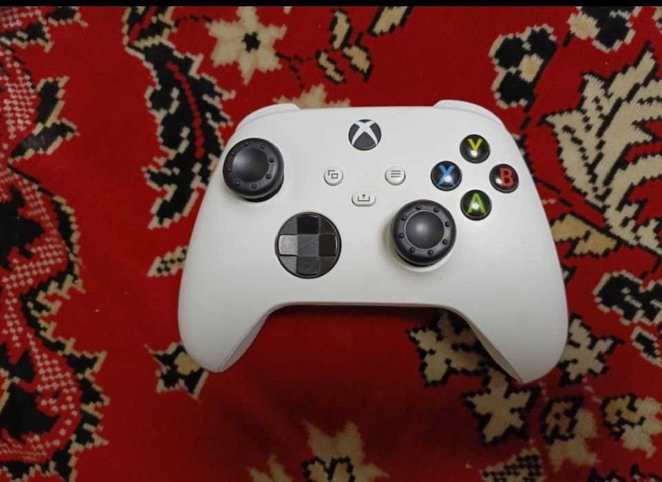 Продаю либо обменяю xbox series s