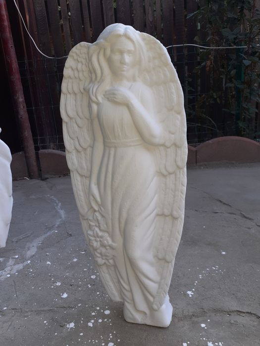 Statuete de vanzare