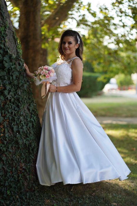 Булчинска/сватбена рокля