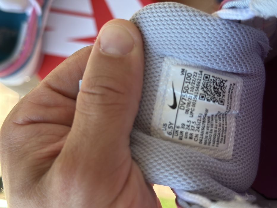 Nike Air max marimea 39. Ca noi.