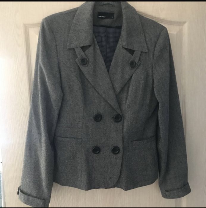 Костюмы и пиджаки