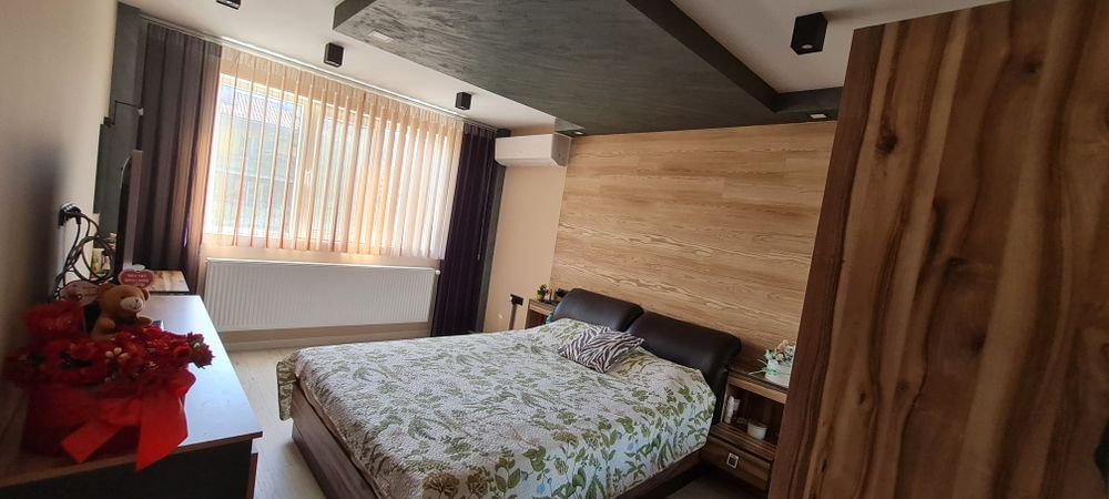 Продава се Тристаен апартамент в Луковит - 109 кв.м за 702 €/кв.м - Снимка #14