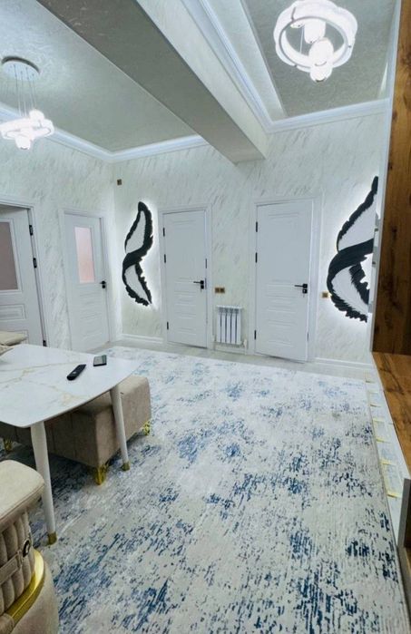 Цум томонда 2 хоналик уй сотилади