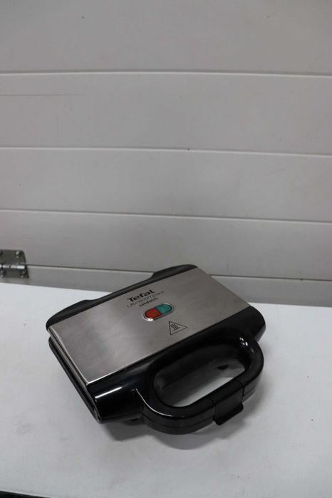 Уред за сандвичи Tefal Ultracompact 700W Незалепващи плочи, с ДЕФЕКТ