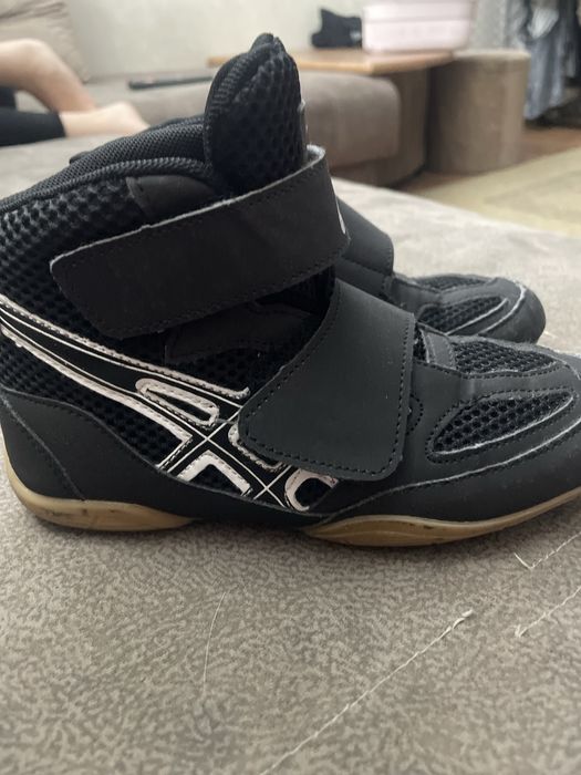 Продам детские борцовки