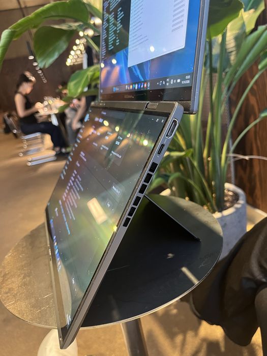 ASUS Zenbook Duo 120hz Oled 9-285h 32/2Tb