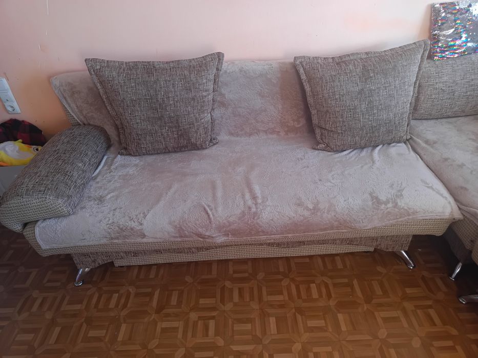 Продам диван два кресла