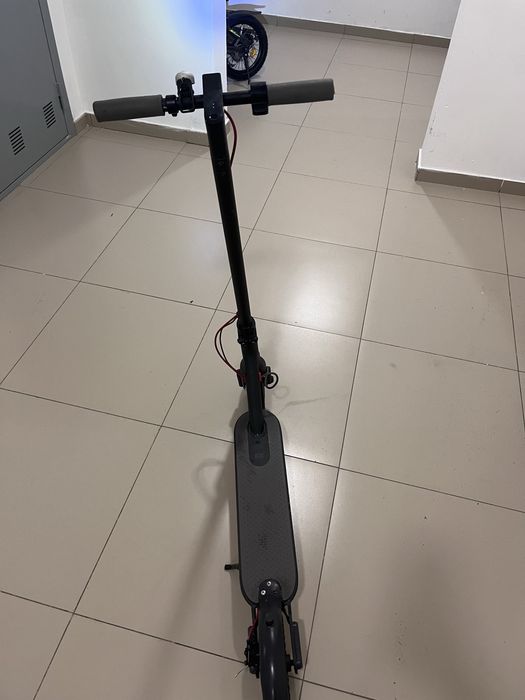 Продам электро самокат Xiaomi