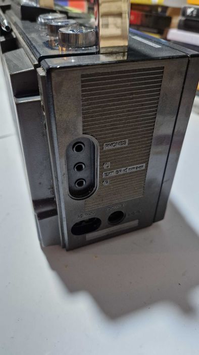 Radiocasetofon Panasonic RX-F2RS - anii '80