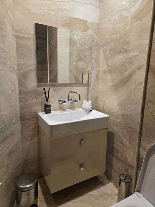 Дава се под наем Тристаен апартамент в София, Витоша - 116 кв.м за 896.58 € - Снимка #11