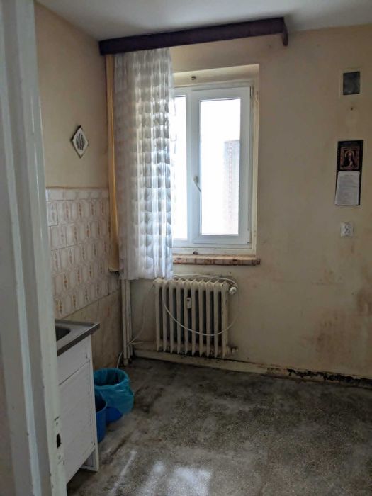 Apartament 3 camere decomandate, Cornisa